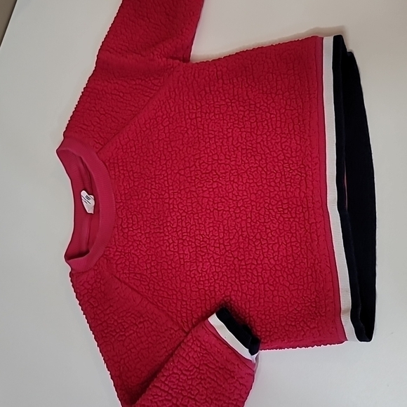 5/$30 GAP KIDS Sherpa Crewneck + CARTER'S Polka Dot Bodysuit + Tank - Picture 4 of 5
